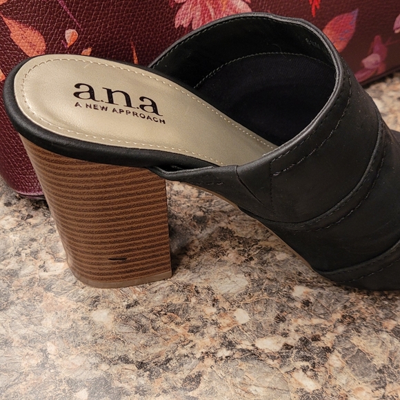 Black heels - Picture 4 of 4